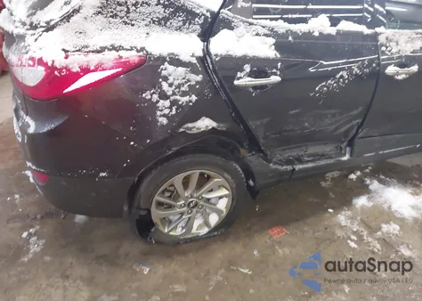 2015 Hyundai Tucson Limited z USA, uszkodzony, nr VIN KM8JUCAG0FU963645